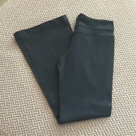 Lululemon Groove high rise Pant Slim1